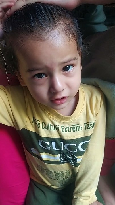 Cute Trishu saying that her sister not allowing her to comb-dm