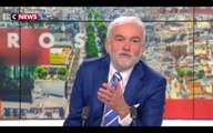 CNews : Pascal Praud ne sait pas qu'il est en direct dans L'Heure des Pros