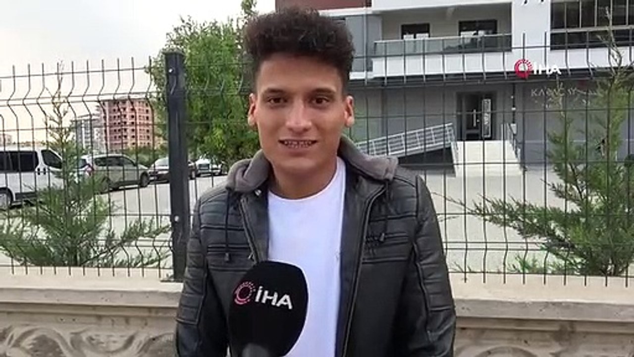 Kepçe operatörü sevgilisine kepçeyle evlilik teklifi yaptı