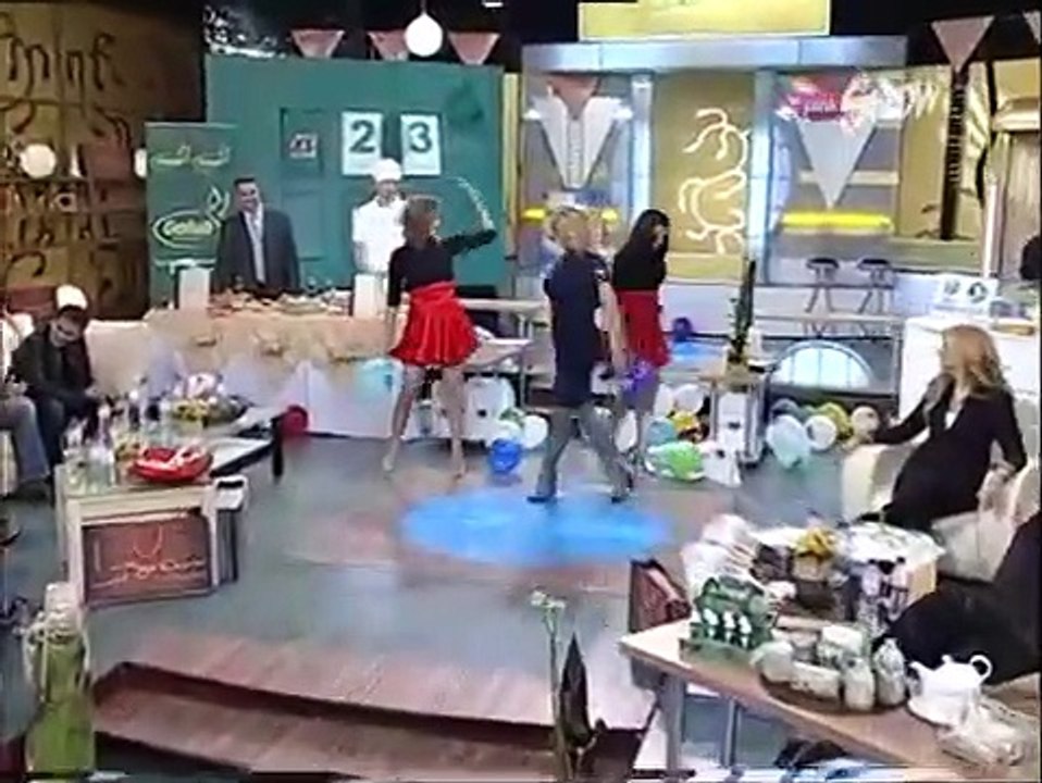 Sanja Djordjevic - Zivi zid - Nedeljno Popodne sa Leom Kis - (Tv Pink 2009)