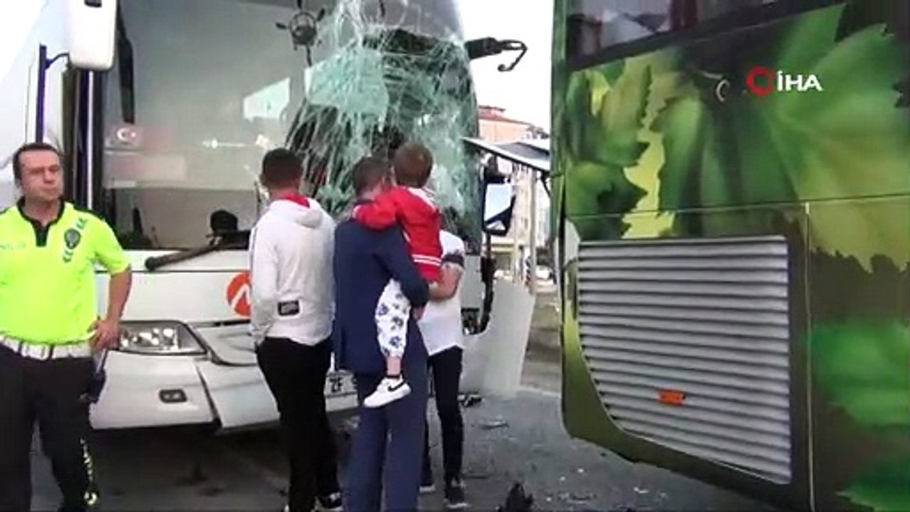 Yolcu otobüslerinin karıştığı kaza ucuz atlatıldı