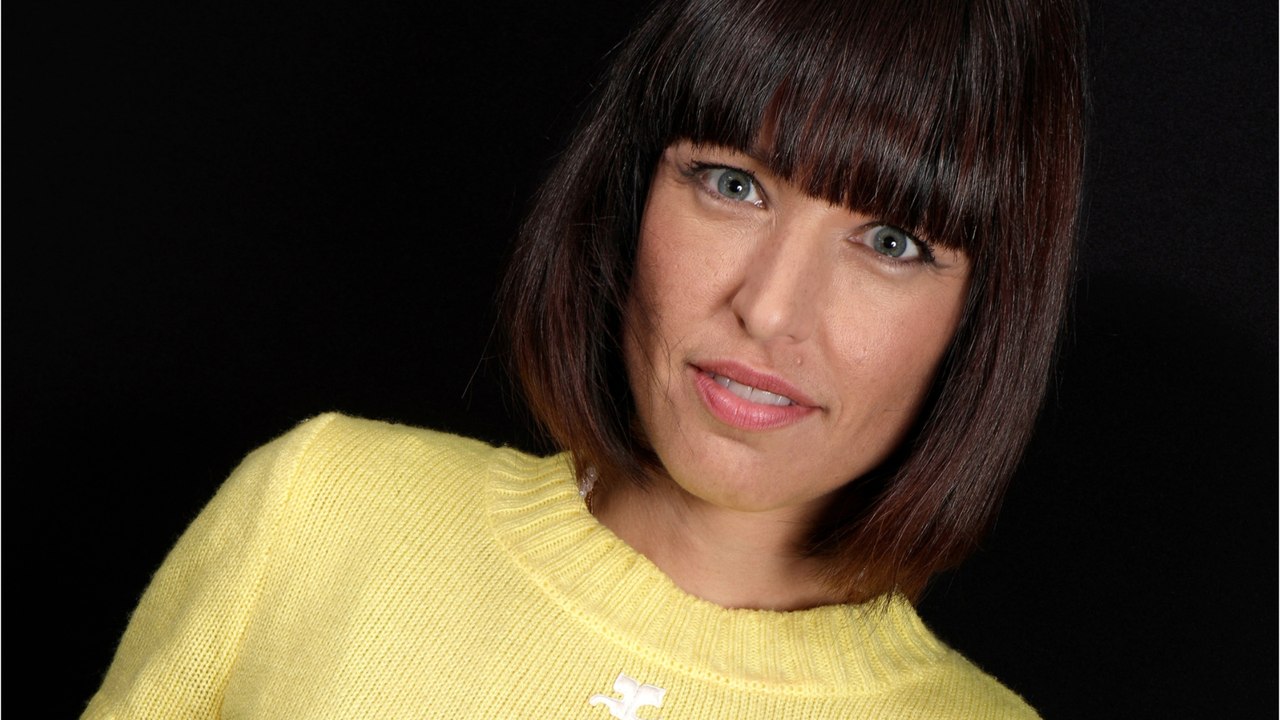 Voici - "Montrer la vraie vie, c'est bien aussi" : Natasha St-Pier pousse la chansonnette sans artifice, ses abonnés sont conquis