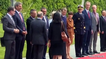 Il premier cinese a Berlino, al via consultazioni con governo Scholz