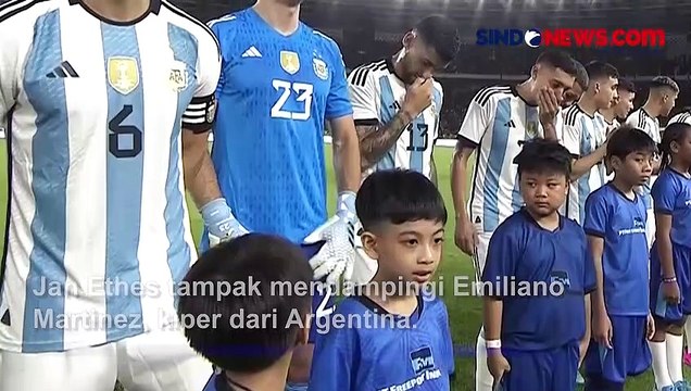Jokowi Kaget! Jan Ethes Dampingi Kiper Argentina Emi Martinez