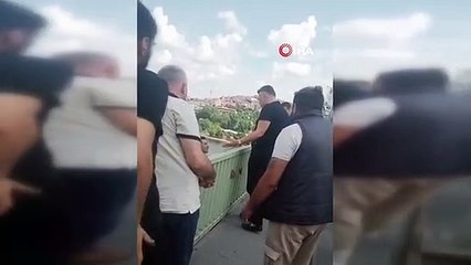 Nuri Alço Haliç'te intihar girişiminde bulunan genci engelledi