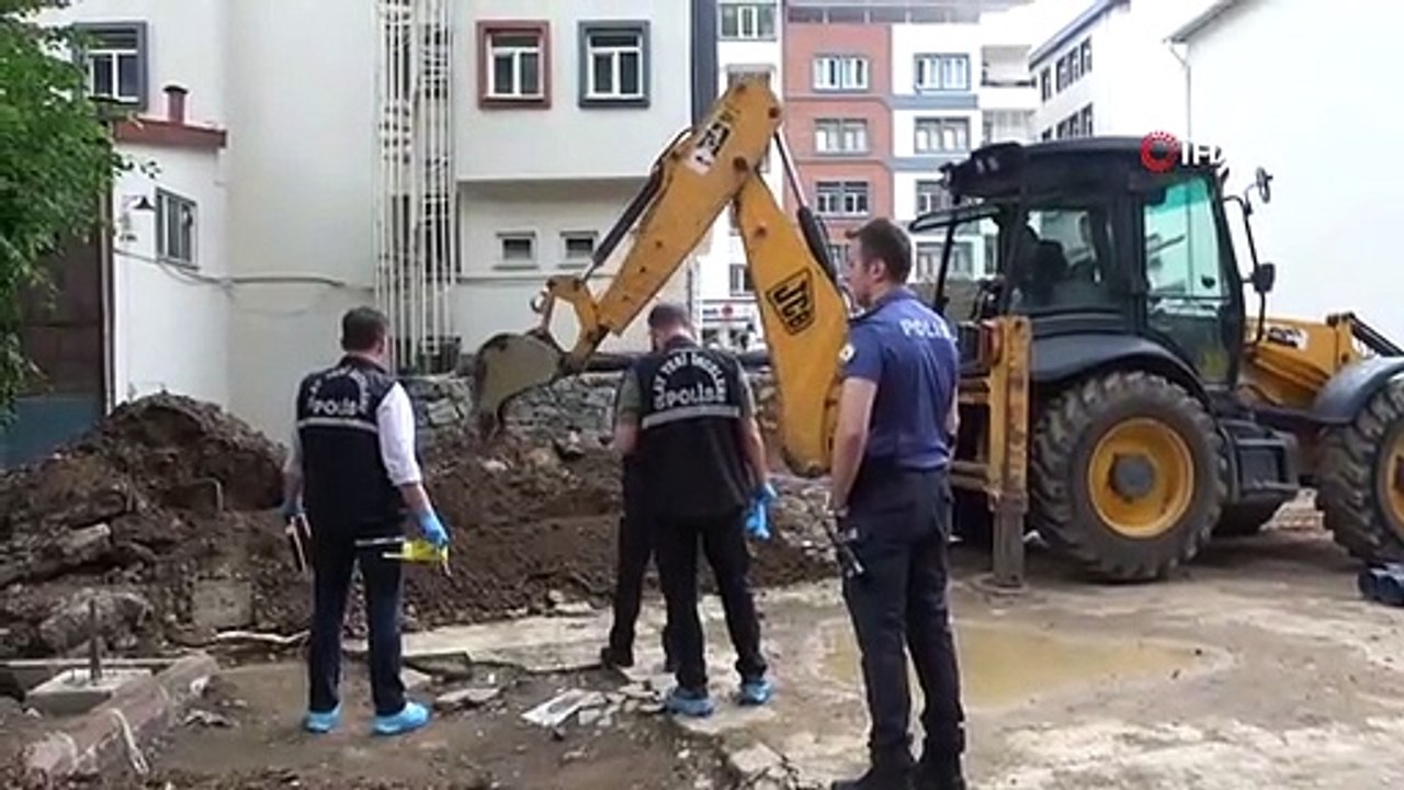 Gümüşhane'de kanalizasyon kazısında kafatası bulunan alanda çalışmalar genişletildi