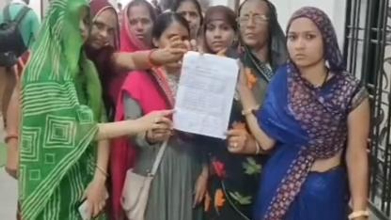 देवास: अवैध शराब से परेशान जनता, प्रशासन से लगाई कार्यवाही की गुहार