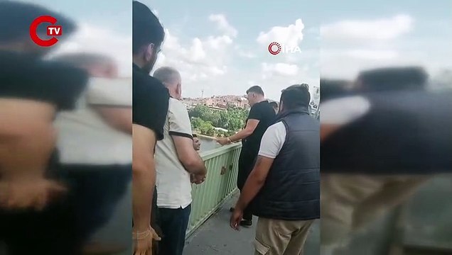 Nuri Alço, Haliç Köprüsü'nde intihar girişiminde bulunan genci engelledi