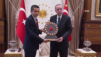 Download Video: Cumhurbaşkanı Erdoğan, Bakan Işıkhan, TİSK Başkanı Akkol ve Türk-İş Başkanı Atalay'ı kabul etti