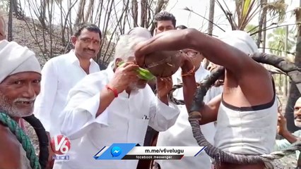 MLC Jeevan Reddy Drinks Toddy Water _ Jagtial _ V6 News