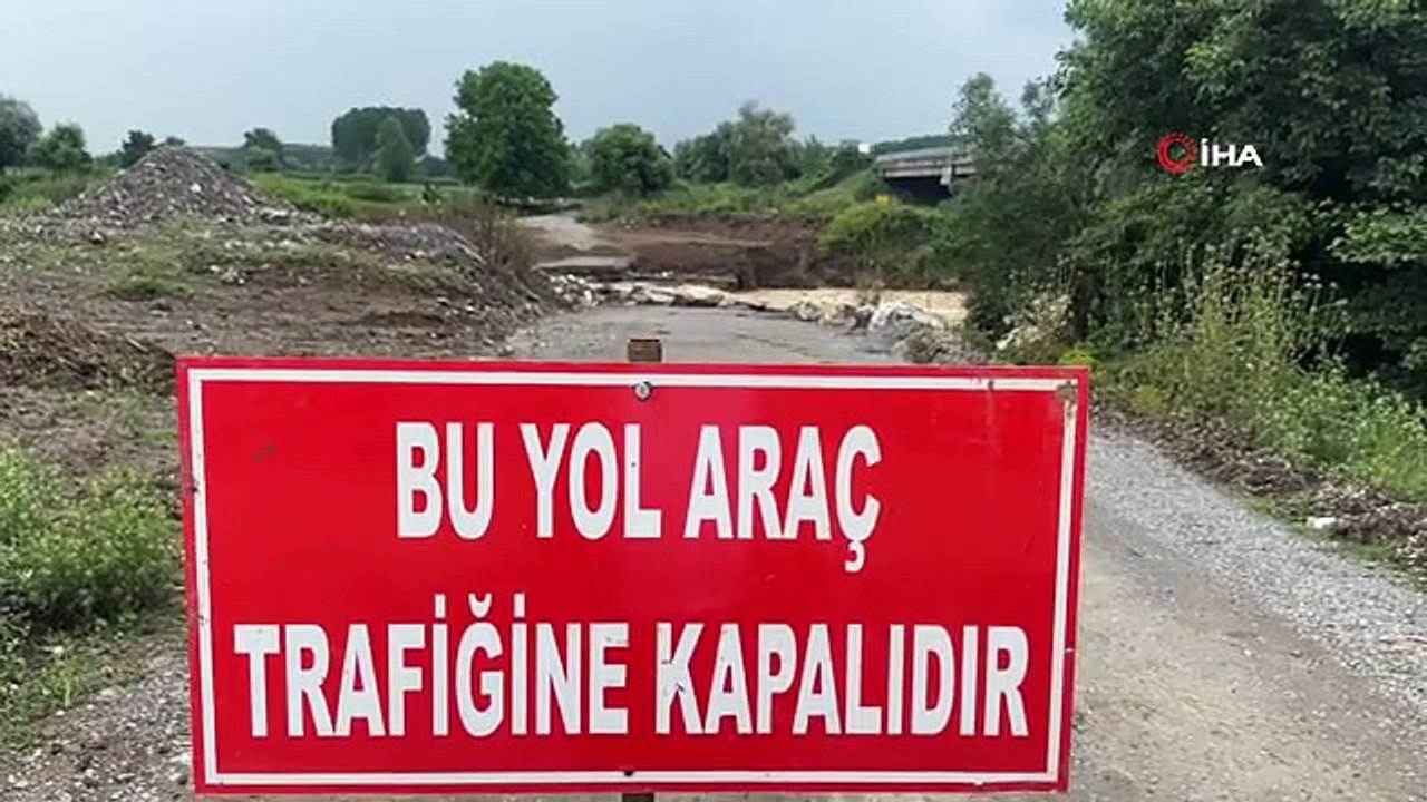 Düzce'de sağanak yağış sebebiyle 2 köprü yıkıldı