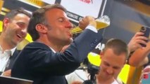 Zapping du 20/06 : Emmanuel Macron boit une bière cul-sec après la finale du Top 14