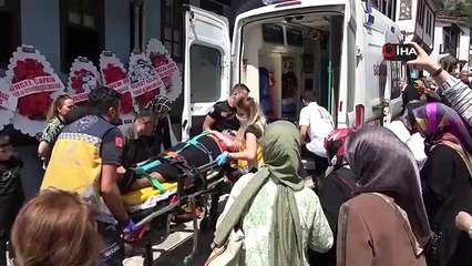 Le maire d'Amasya a donné les premiers soins à la femme blessée en tombant