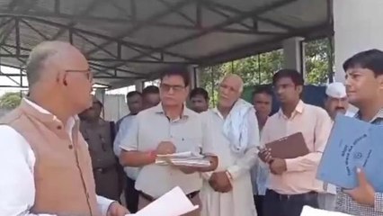 बागपत: डीएम के सामने खुली भ्रष्टाचार की पोल, अधिकारियों की लगाई क्लास
