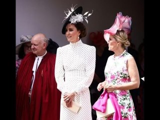 La principessa Kate ha un aspetto fenomenale all'Ordine della Giarrettiera indossando l'abito chic d
