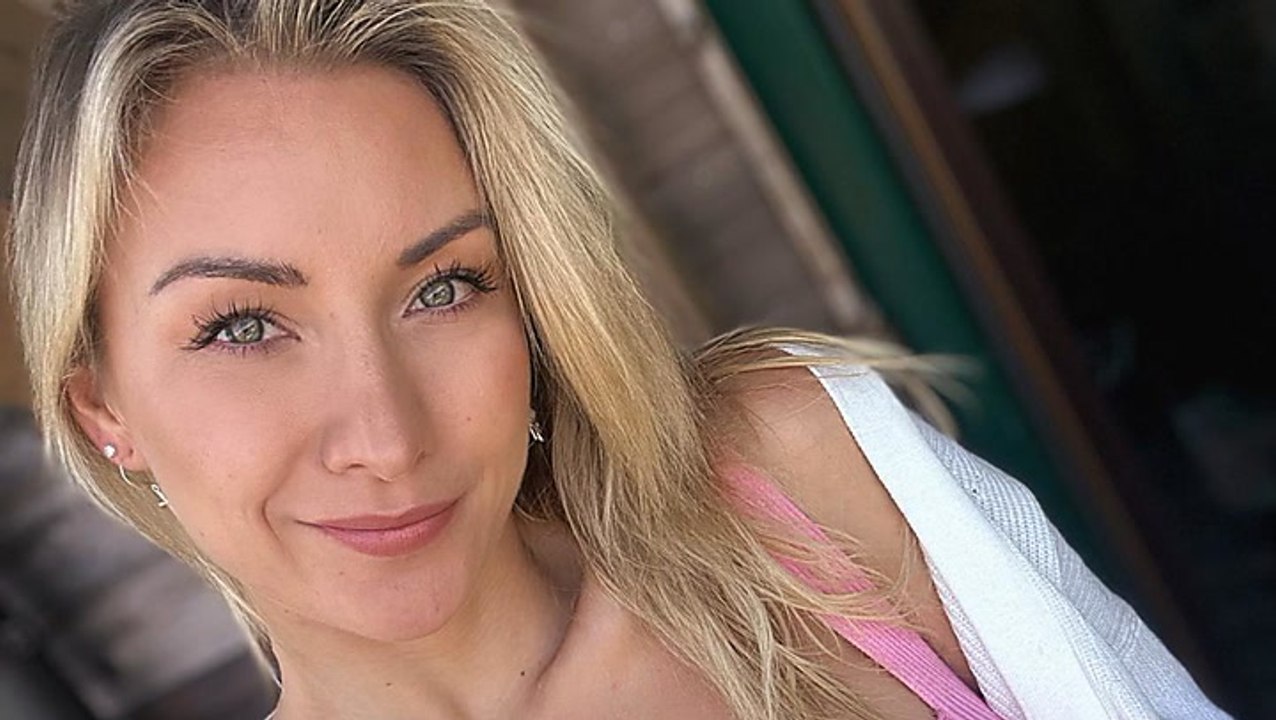 Anna-Carina Woitschack im XXS-Top: Wo soll man hier zuerst hinsehen?