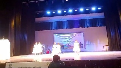 रिफ्यूजी डे मनाया,बच्चों ने दी प्रस्तुति