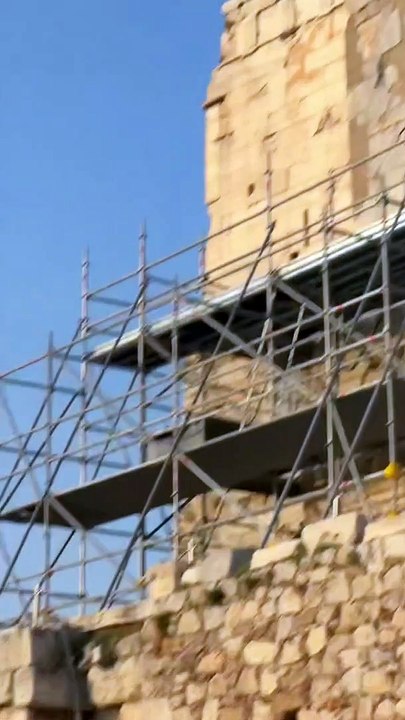 Rosalia: Στην Ακρόπολη η Ισπανίδα σταρ λίγο πρι...