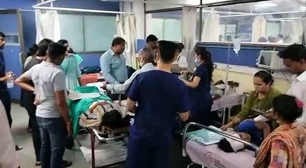 Video.... रथयात्रा के दौरान इमारत का छज्जा गिरा, एक युवक की मौत, 31 घायल