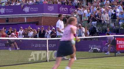 Queen's - Alcaraz passe face à Rinderknech après une belle bataille