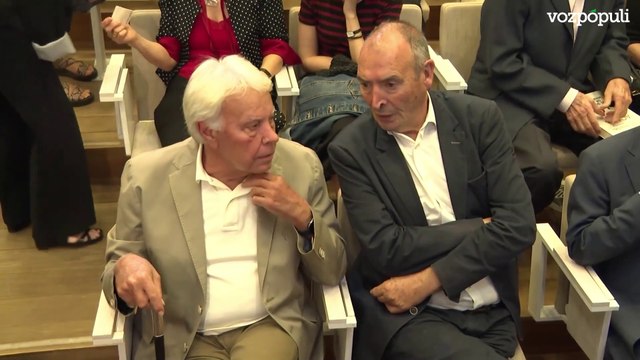 Felipe González, Barrionuevo y Guerra se reúnen en la presentación del libro 'Aquel PSOE' de Virgilio Zapatero