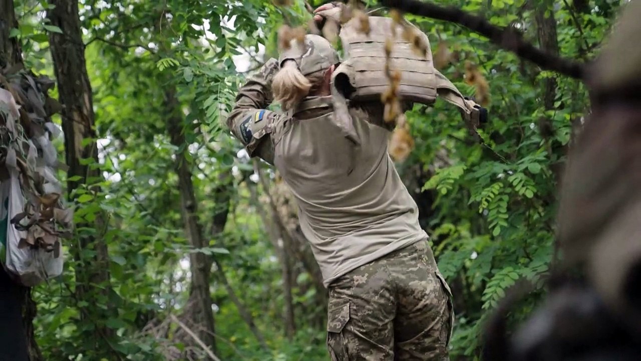 Störfeuer und Schützengräben: Mit Soldaten an der Front nahe Bachmut