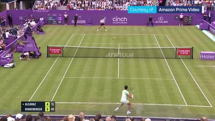 Alcaraz battles to earn first Queen's win