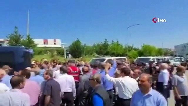 La police albanaise fait une descente dans un camp de réfugiés iraniens : 1 policier blessé