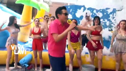 Miguel Díaz sorprende con este traje de baño