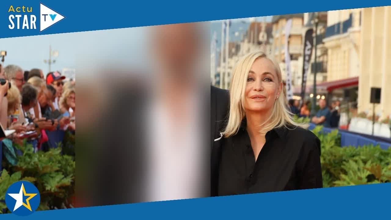 Emmanuelle Béart : Rare apparition avec son mari, aux côtés de Louis Garrel et Lolita Chammah, sosie