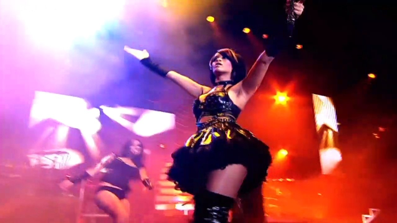 RIHANNA — "Pon de Replay" – (A. Brooks, V. Nobles, E. Rgers, C. Sturken) | RIHANNA — good girl gone bad live – from Manchester