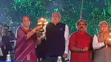 मां नर्मदा की आरती करने पहुंचे महामहिम उपराष्ट्रपति,सिर रखी पालकी,देखें Video