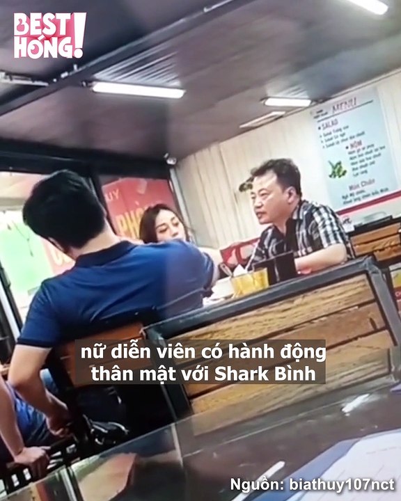Phương Oanh và bạn trai tiếp tục được bắt gặp với những khoảnh khắc ngọt ngào nơi công cộng