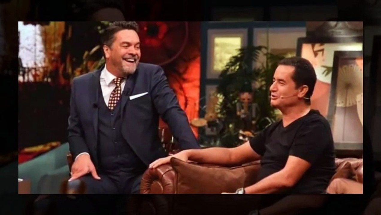 Beyazıt Öztürk TV8'le anlaştı! Hem Beyaz Show'u hem Passaparola'yı sunacak