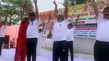 Video: अंतर्राष्ट्रीय योग दिवस पर गंगागंज मिनी स्टेडियम में सामूहिक योगाभ्यास कार्यक्रम में योगी करते स्वतंत्र देव सिंह