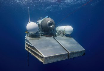 Un buque, drones acuáticos y aviones buscan el sumergible turístico que iba al Titanic