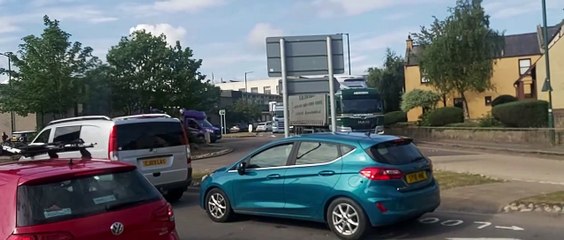 Traffic congestion on centre of Elgin on A96