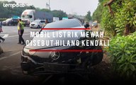 Mobil Listrik Mercedes-Benz Kecelakaan di Tol JORR, Setir  Tiba-tiba Berbelok Sendiri