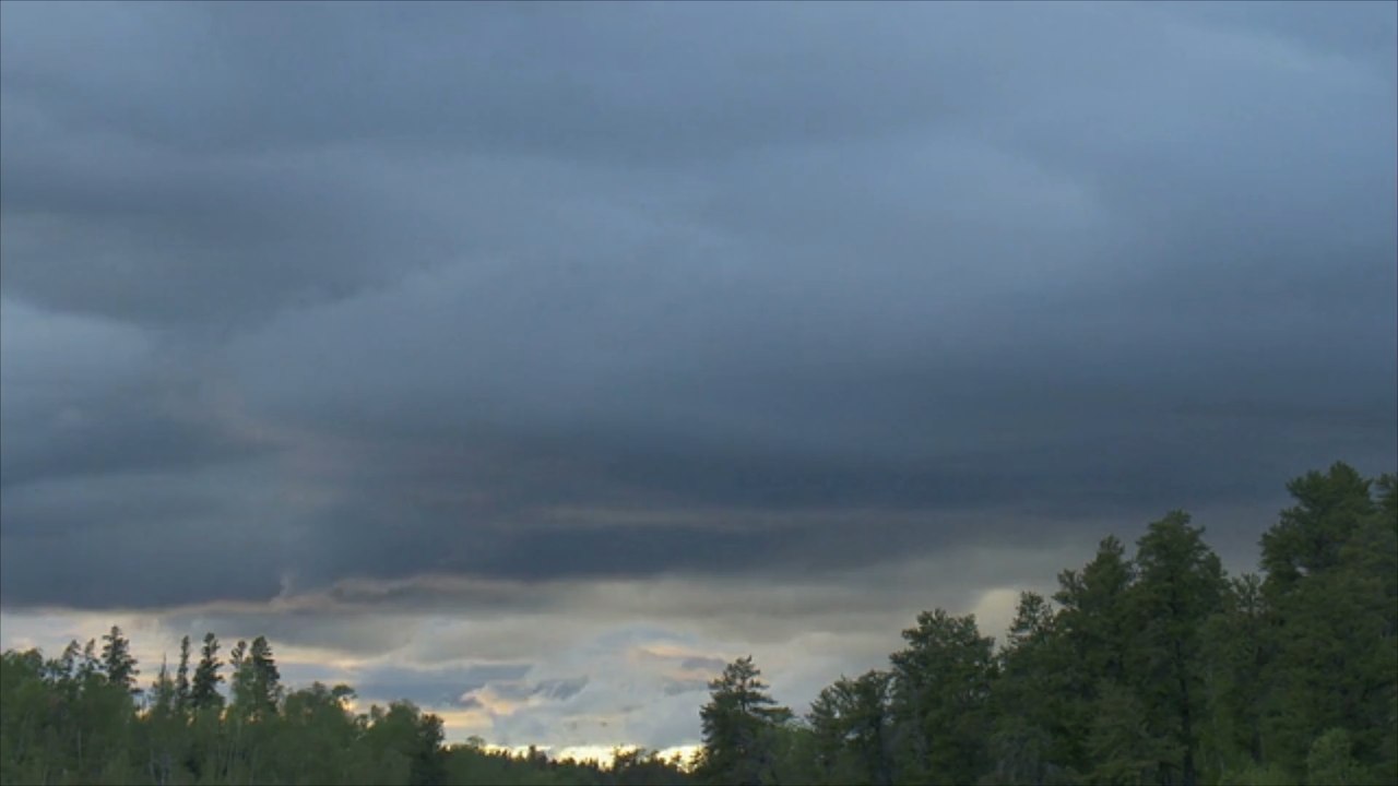 Heftiger Tornado wütet über Rüsselsheim