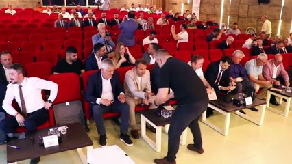 Melek Mosso konseri sonrası istifa eden Süleymanpaşa Belediye Başkanı Yüksel'in yerine gelen isim Hüseyin Uzunlar oldu