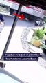 Beruntung! Pemotor Ini Hampir Disambar Kereta Lewat