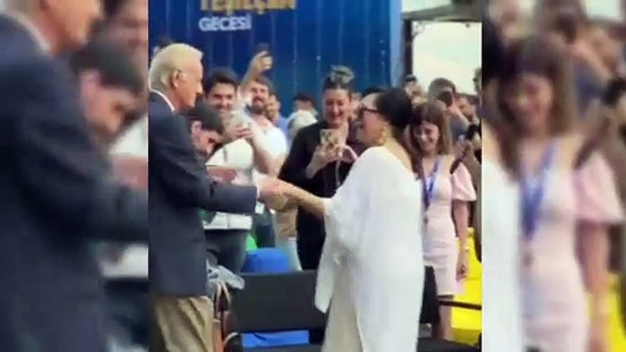 Deux maîtres acteurs de Yeşilçam, Türkan Şoray et Ediz Hun ont dansé ensemble