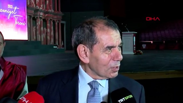 Dursun Özbek, Topkapı Üniversitesi'nin mezuniyet törenine katıldı