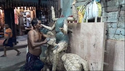 রথযাত্রার দিন থেকেই শুরু কুমোরপাড়ার ব্যস্ততা