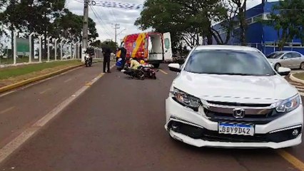 Motociclista fica ferida após colisão frontal com Civic, na Área Militar