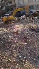 Deprem enkazından 135 gün sonra bir ceset daha çıkartıldı