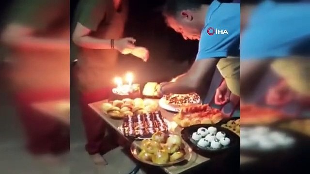 Polis ve gönüllülerden engelli genç kıza doğum günü sürprizi