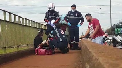 Homem tem crise convulsiva no viaduto da BR-277 e precisa ser socorrido pelo Samu