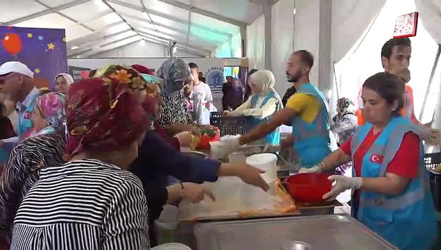 Tuzla Belediye Başkanı Şadi Yazıcı, Kırıkhan'da depremzedelerle buluştu