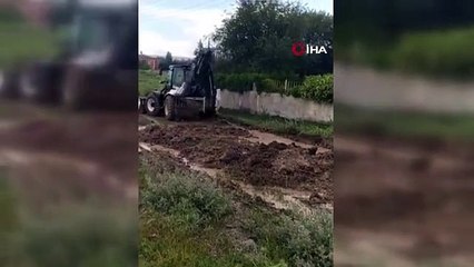 Şiddetli sağanak hayatı felç etti, tarım arazileri zarar gördü